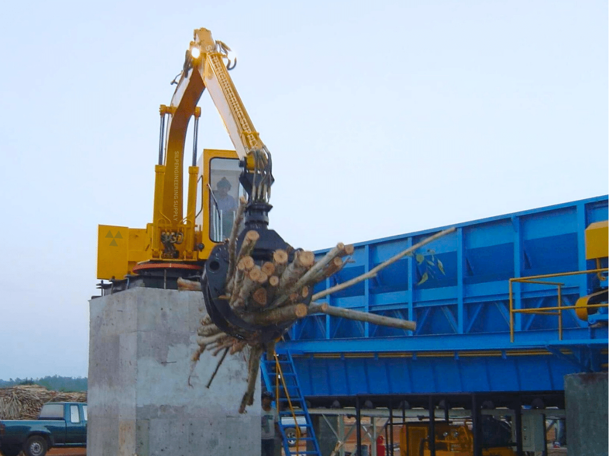 รถคีบไม้ รถตะกาวคีบไม้ (Log Loader)-Silpengineering ไฮดรอลิก